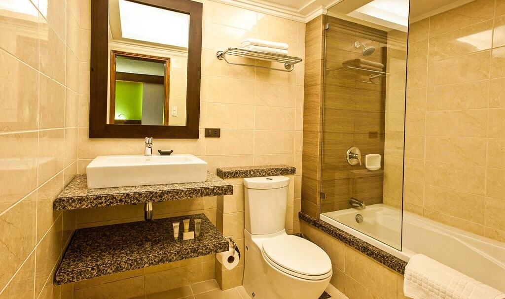 Filipijnen Mactan Costabella Tropical Hotel Deluxe Kamer Noordvleugel