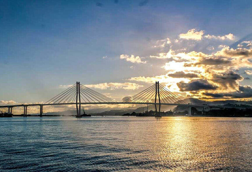 Merah Putih brug in Ambon in de Molukken in Indonesie