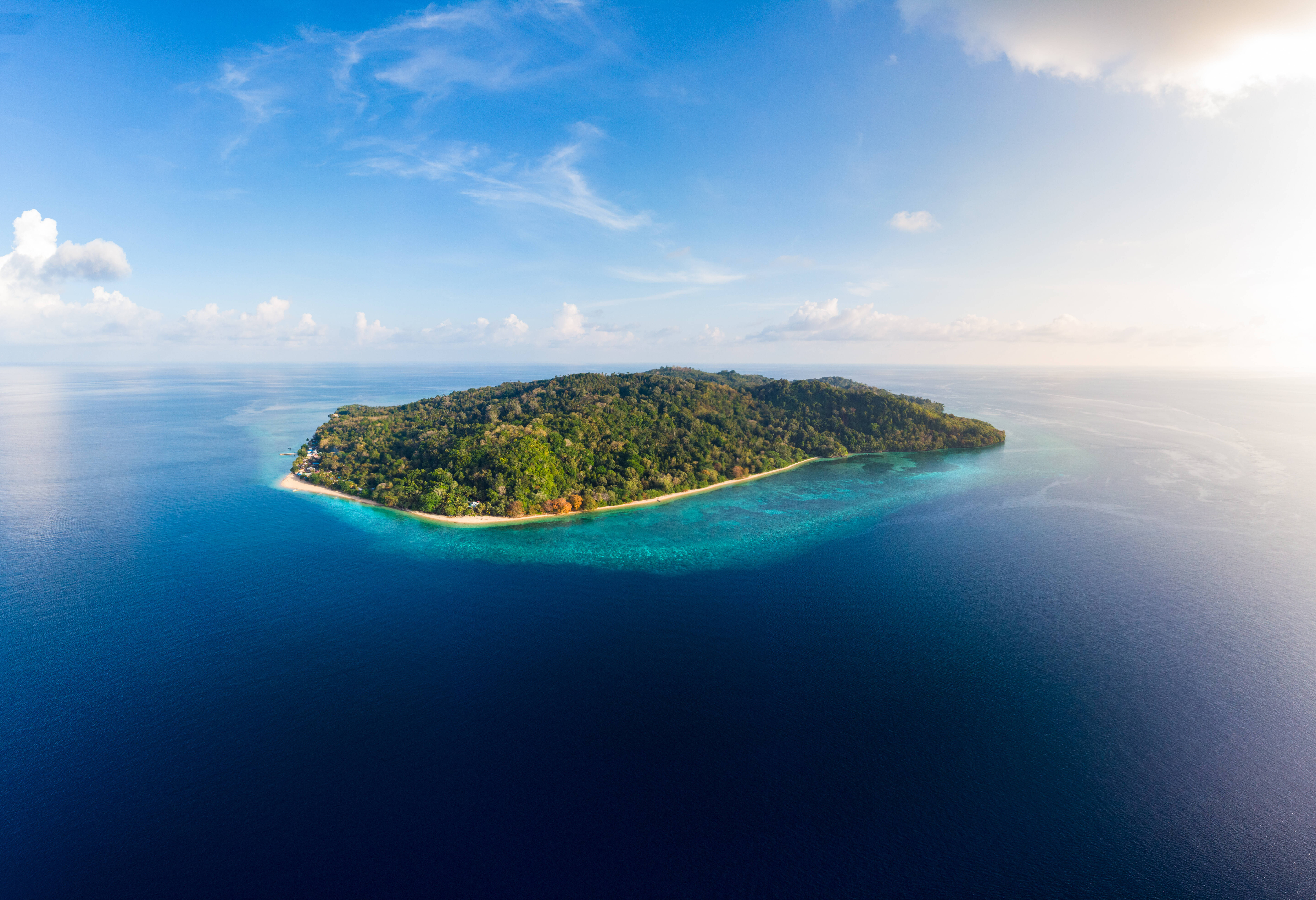 Hatta Island in de Molukken in Indonesie
