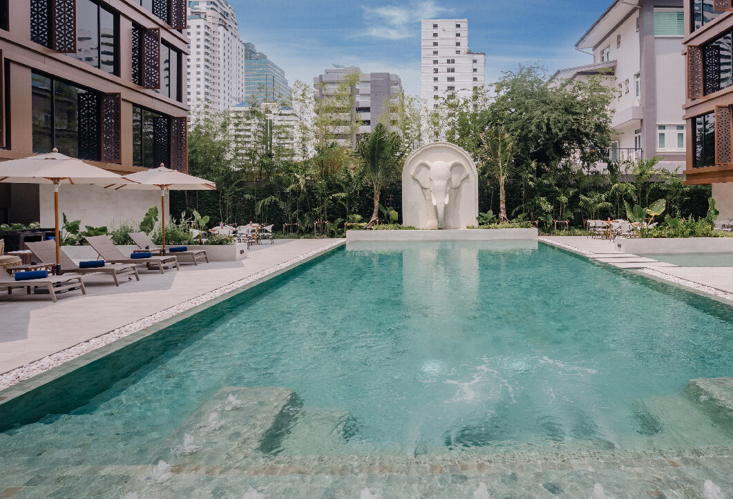 Zwembad van Nysa Hotel Bangkok