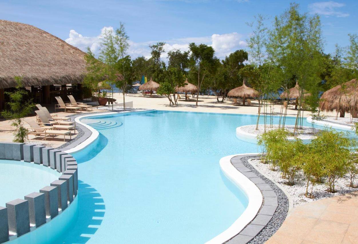 Filipijnen Bohol Bluewater Beach Resort Zwembad