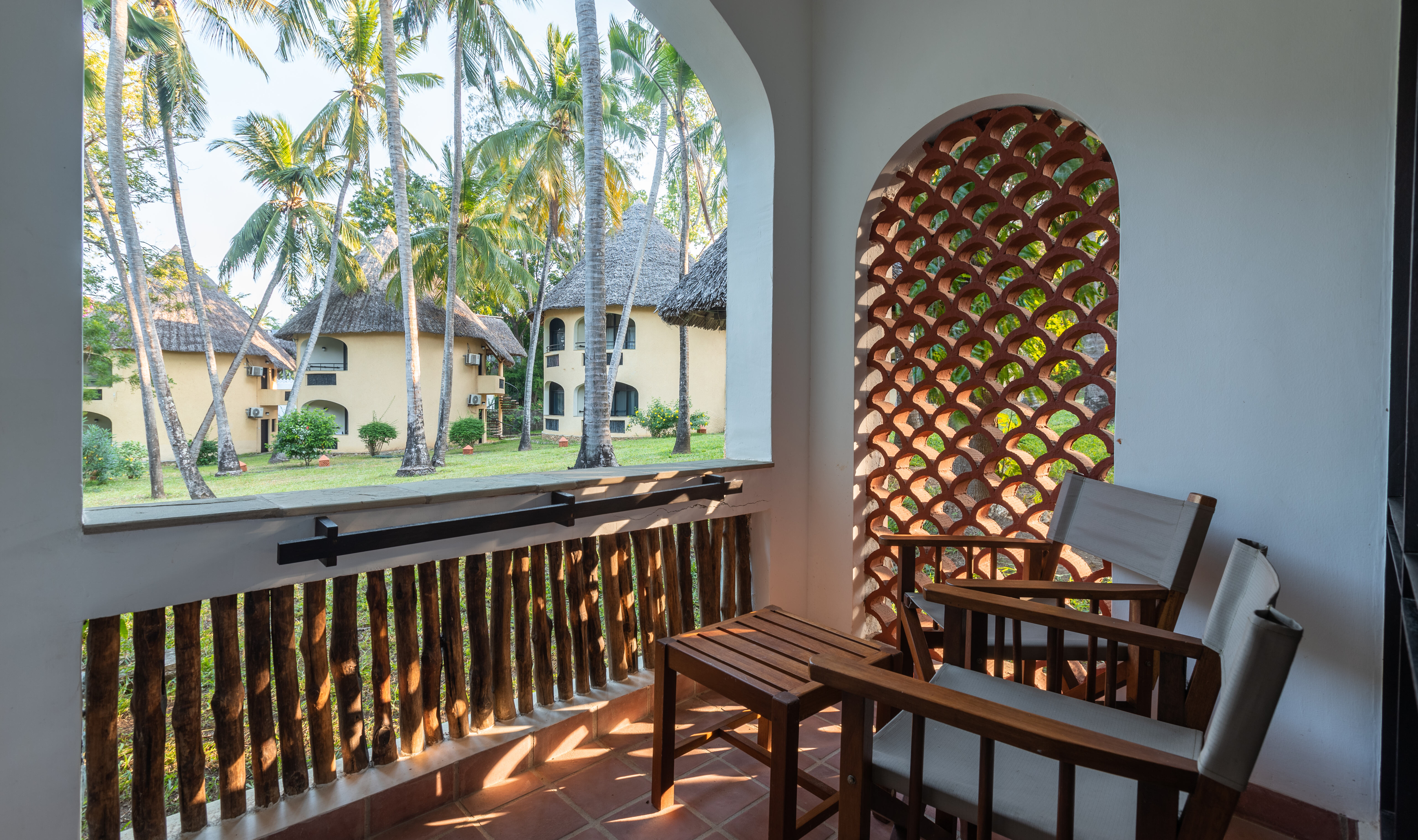 Balkon van de Deluxe kamer in het Severin Sea Lodge aan Bamburi Beach in Kenia