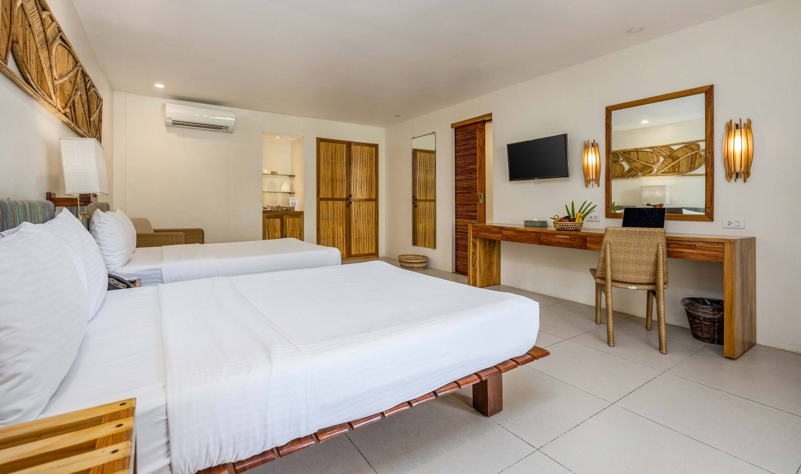 Bluewater Maribago Beach Resort Deluxe Kamer