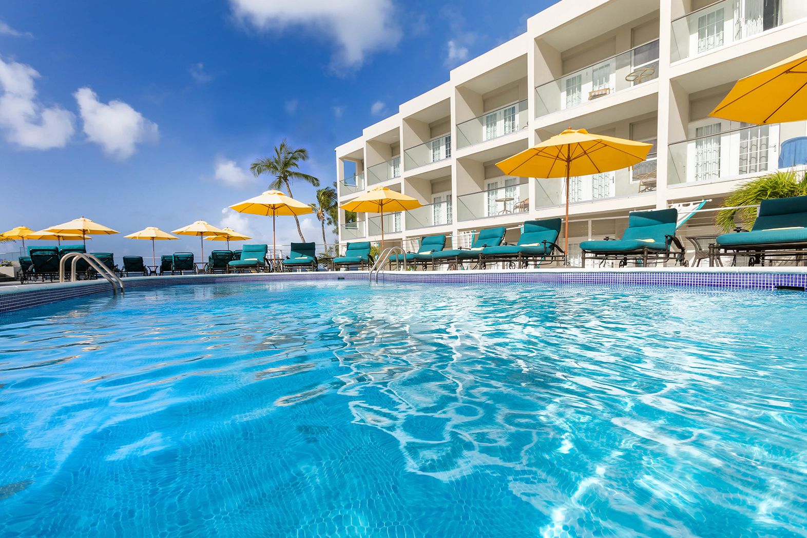 Barbados Zuidkust Sea Breeze Beach House Zwembad