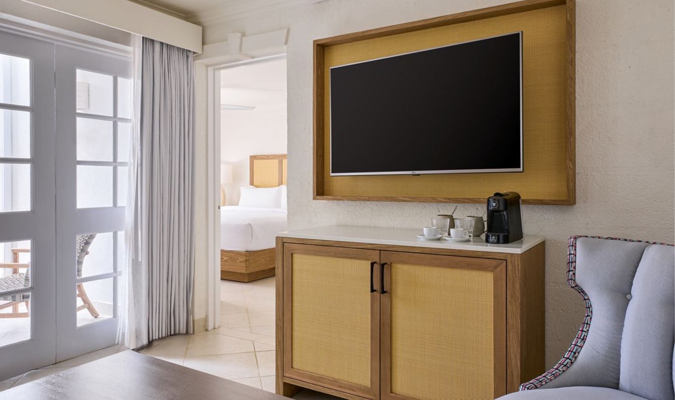 Barbados Westkust St James Treasure Beach Art Hotel Pool Garden View Suite