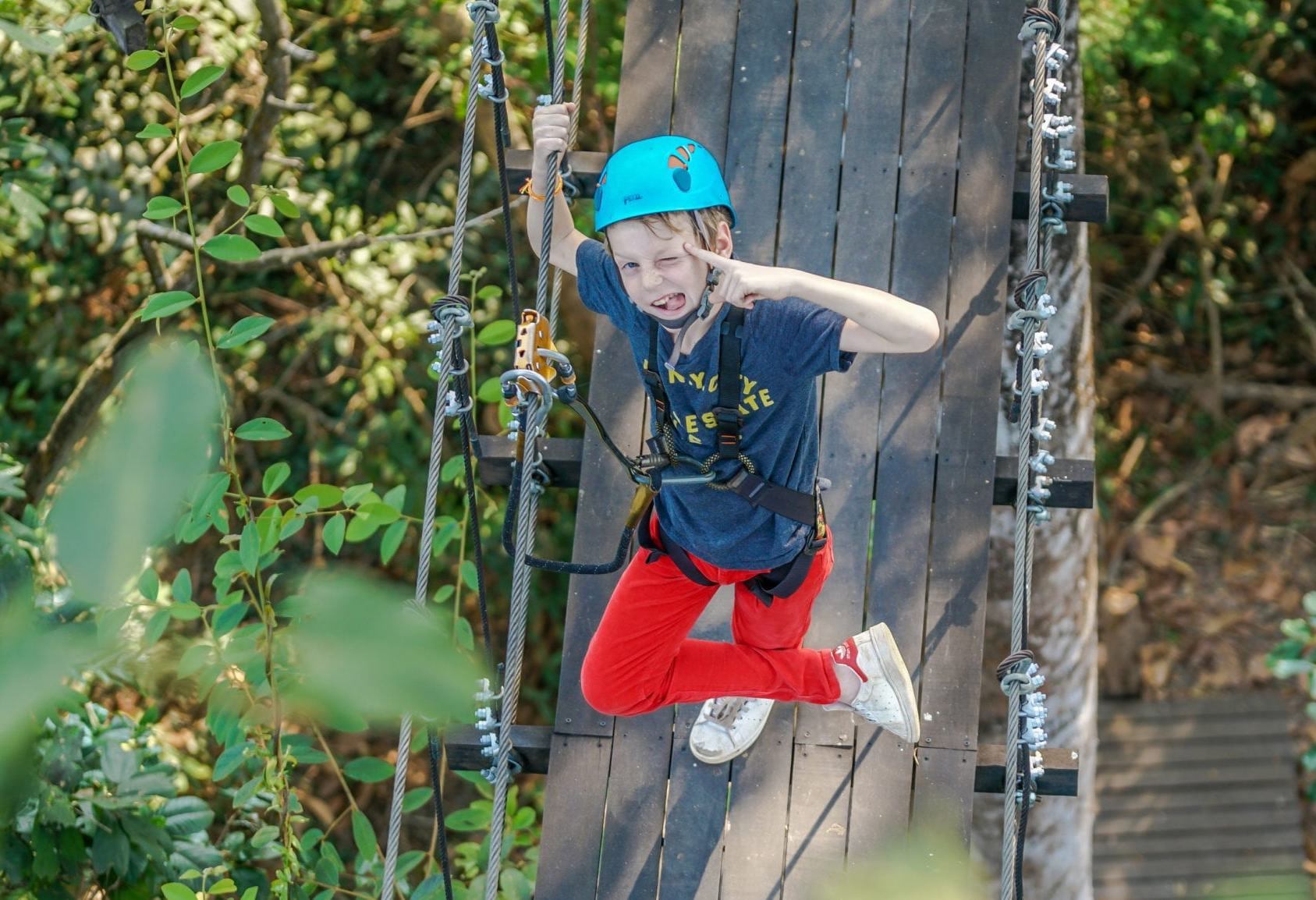 Avontuurlijke excursie Angkor Zipline nabij het Angkor tempelcomplex in Cambodja