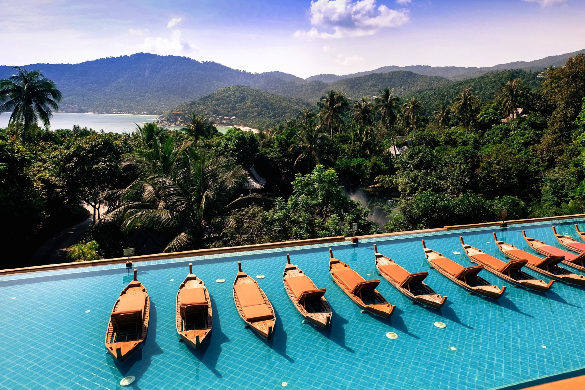 Saaitara zwembad in het Santhiya Koh Phangan Resort in Thailand