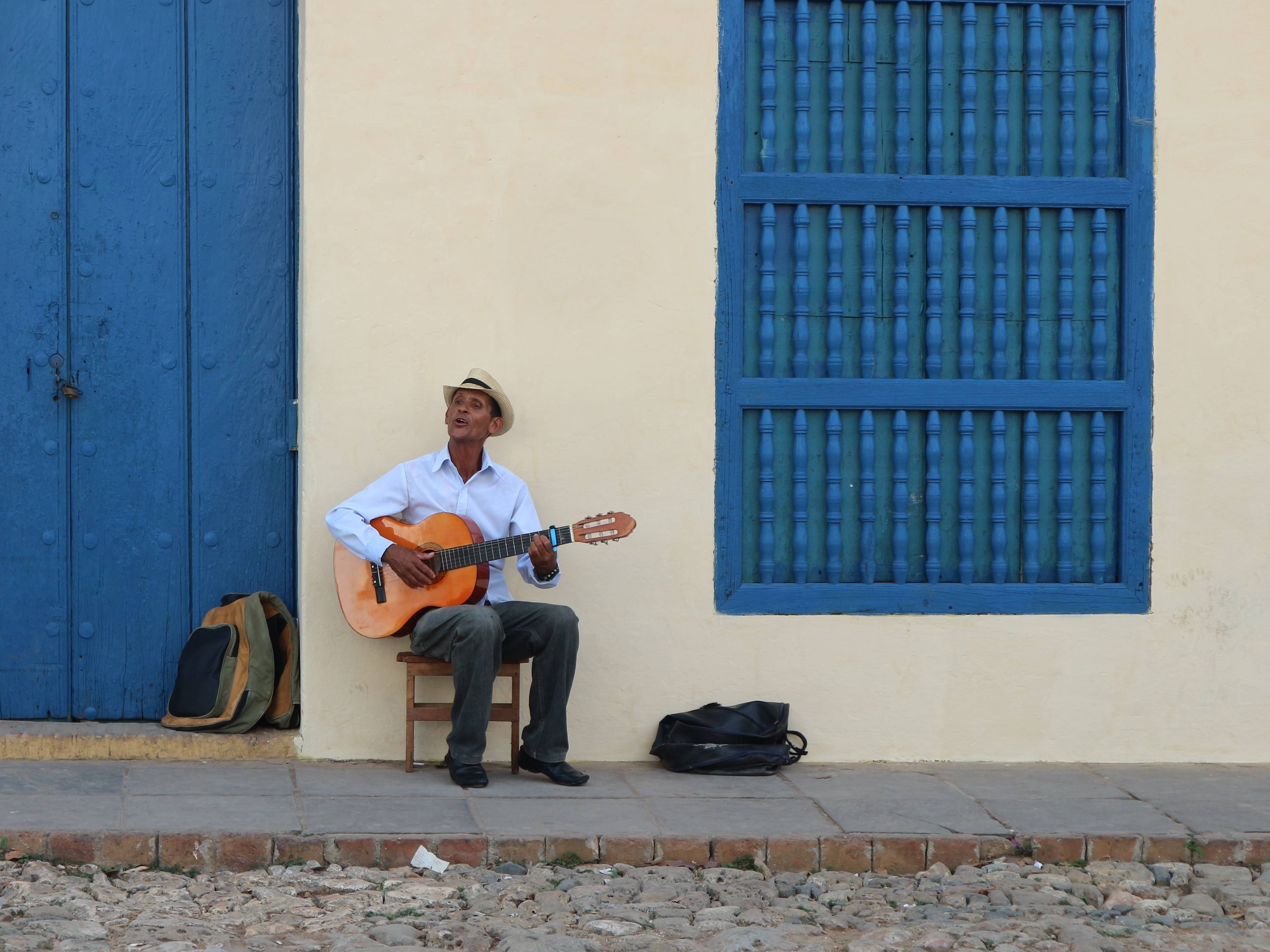cuba-trinidad-lokale-muzikant