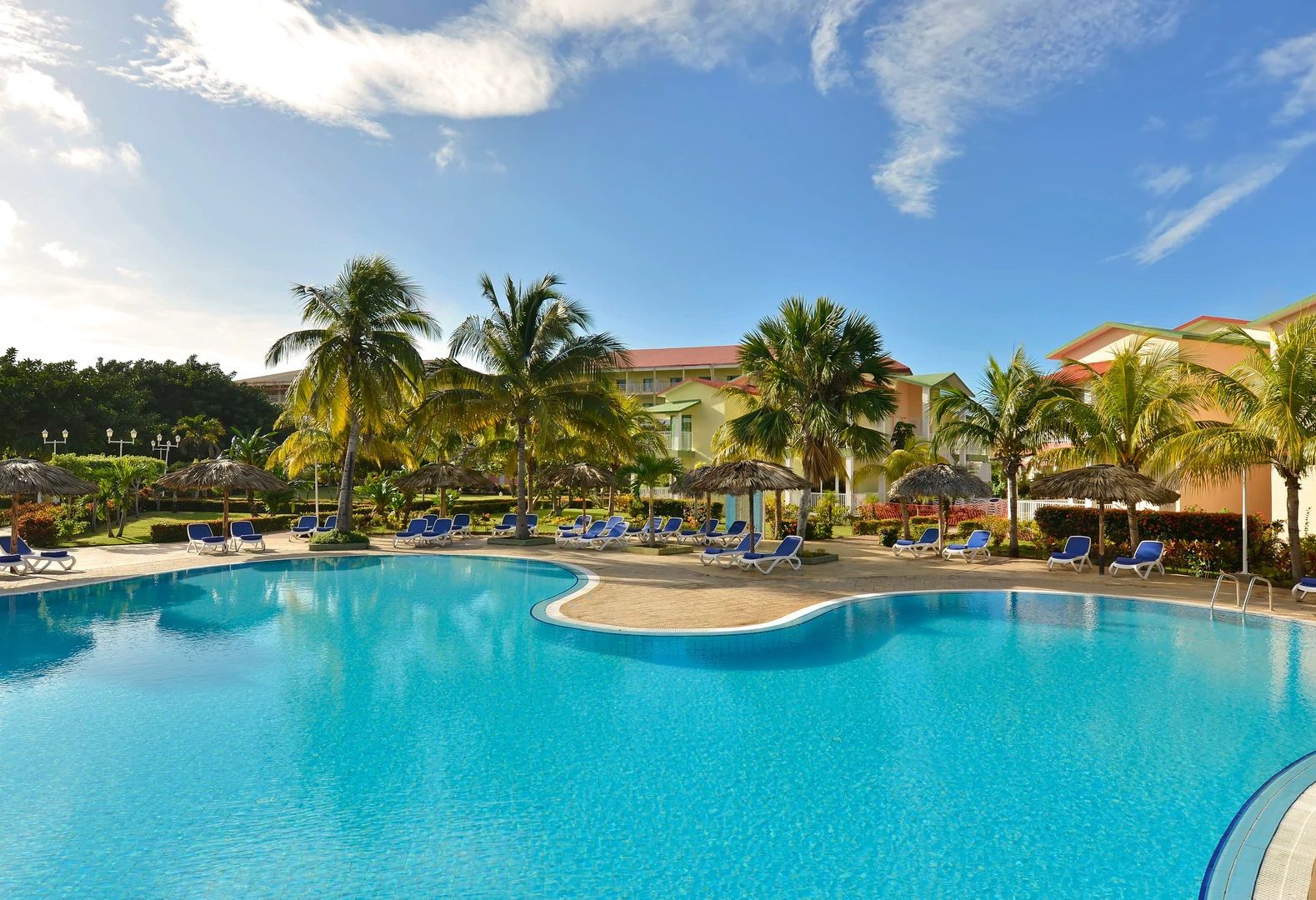 Zwembad van Iberostar Tainos in Varadero in Cuba