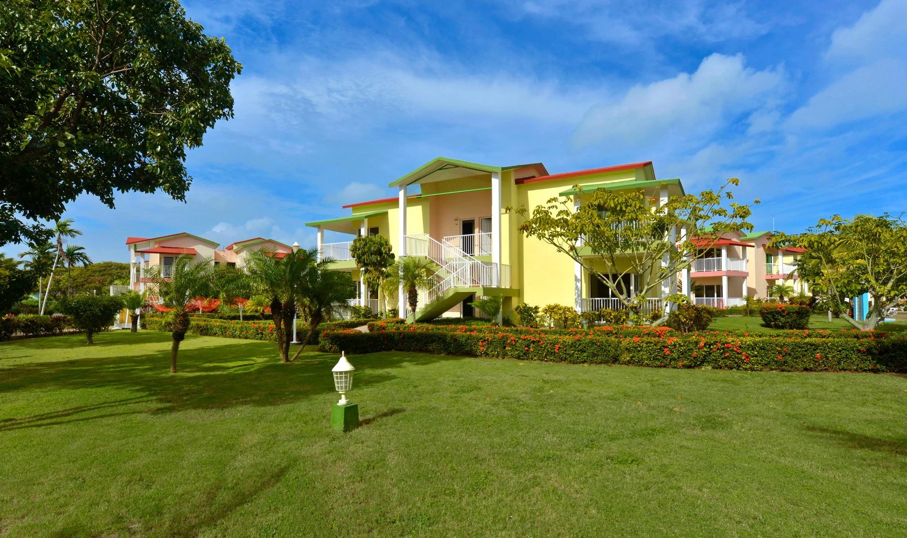 Bungalowgebouwen in het Iberostar Tainos in Varadero in Cuba