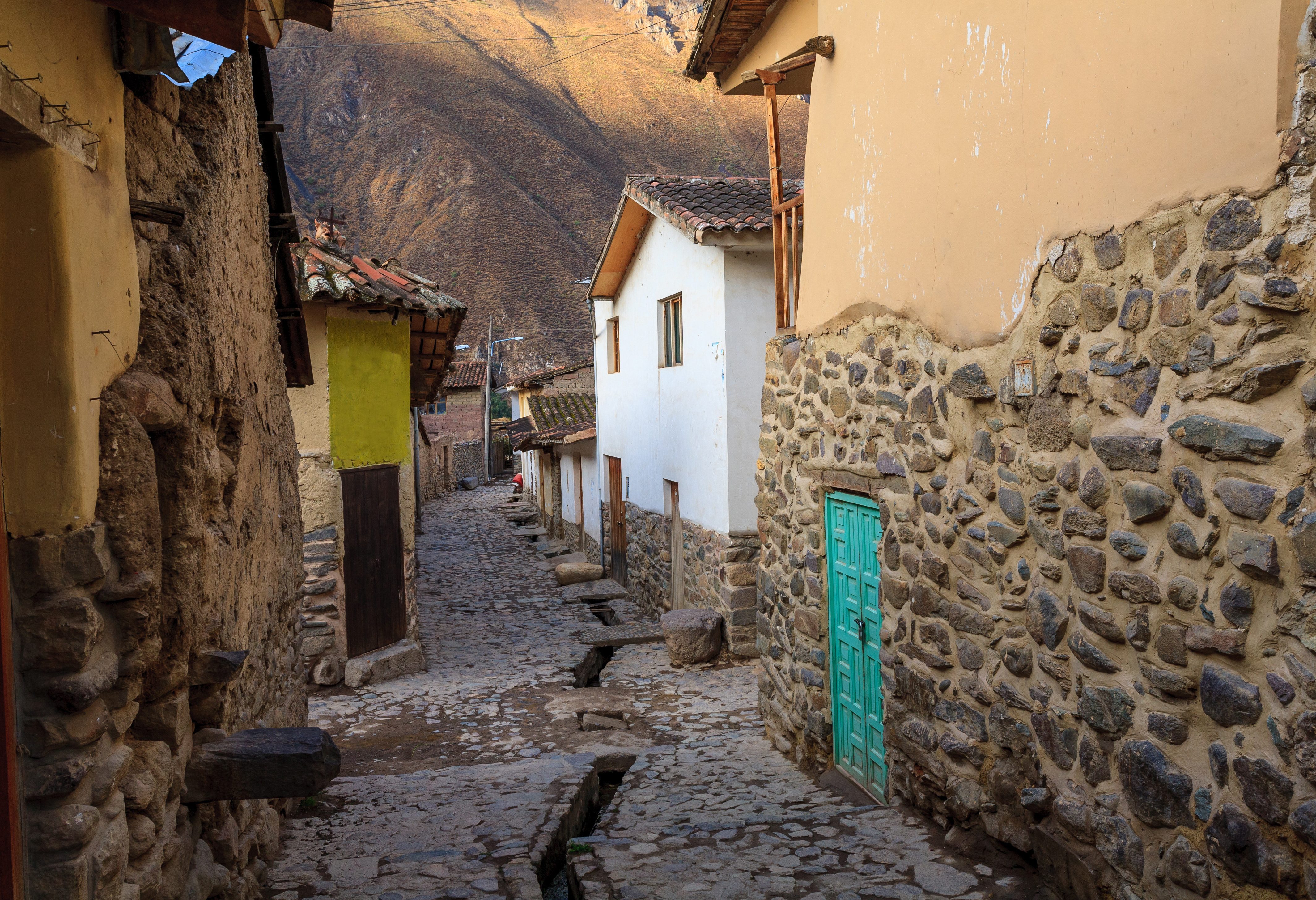 Straatje in Ollantaytambo in de Sacred Valley in Peru