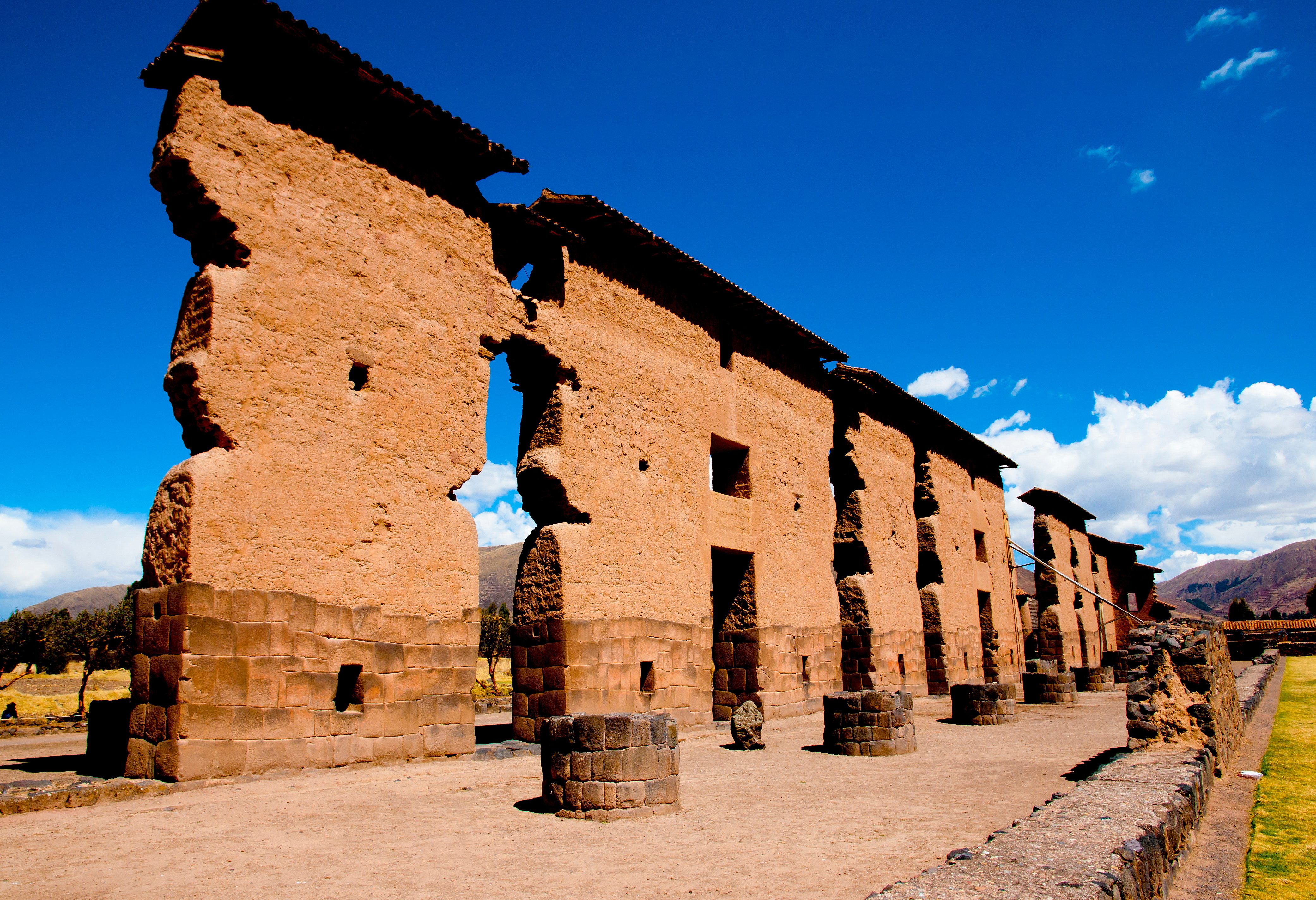 Muren van de Wiracocha tempel in Raqchi in Peru