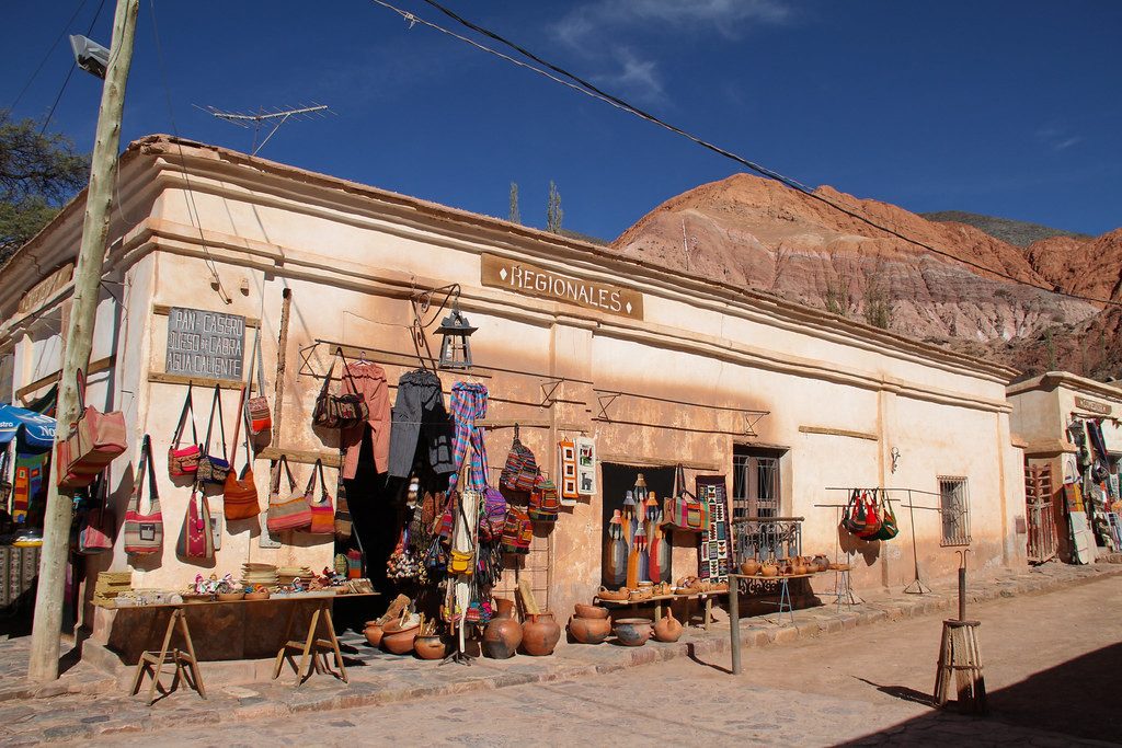 Lokale souvenirs bij Purmamarca in Argentinië