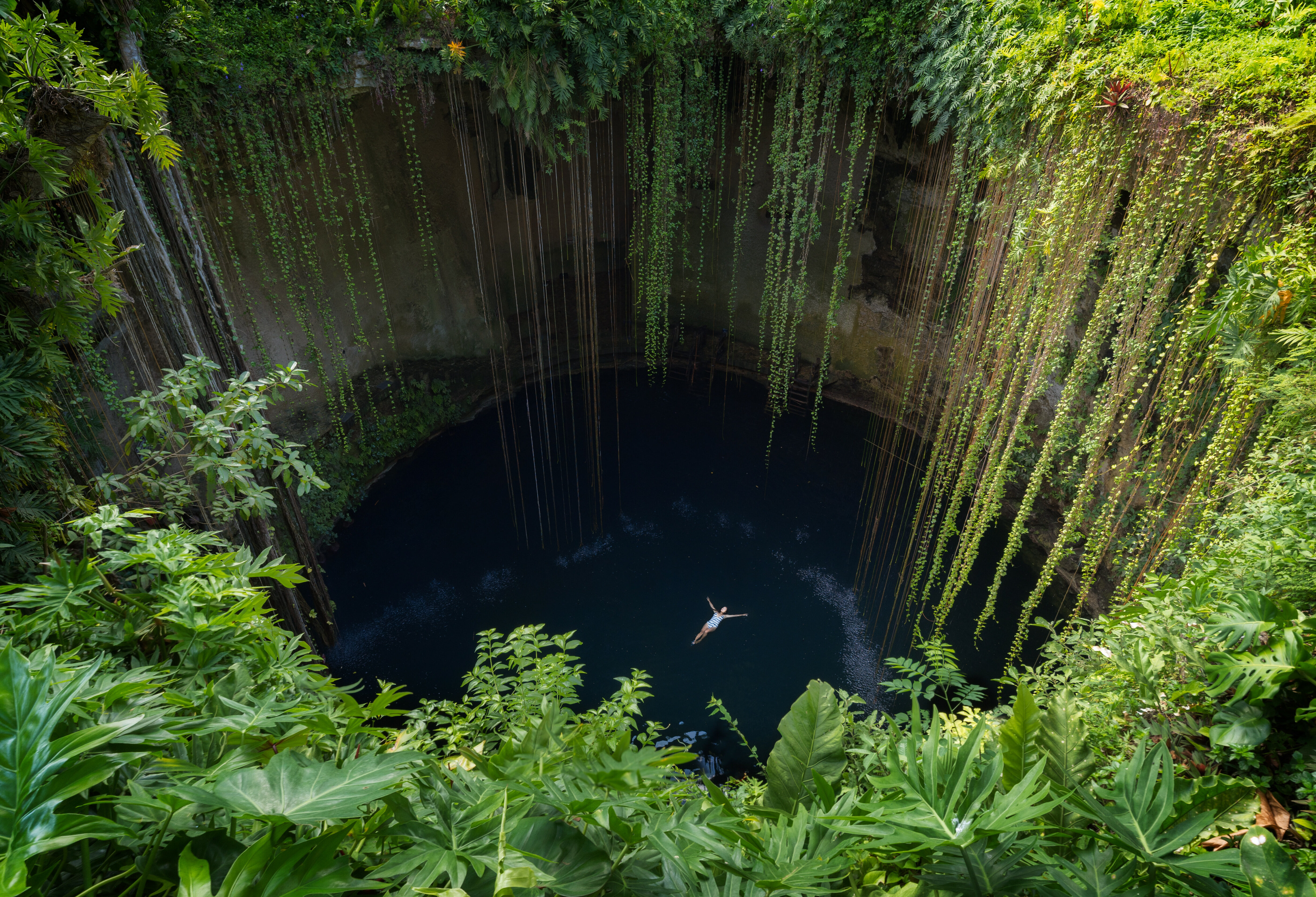 Ik Kil cenote bij Chichen Itza Yucatan