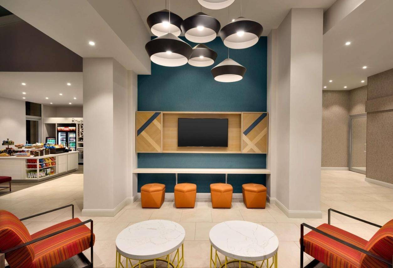 Amerika Hilton Garden Inn New York Times Square South Lobby Lounge