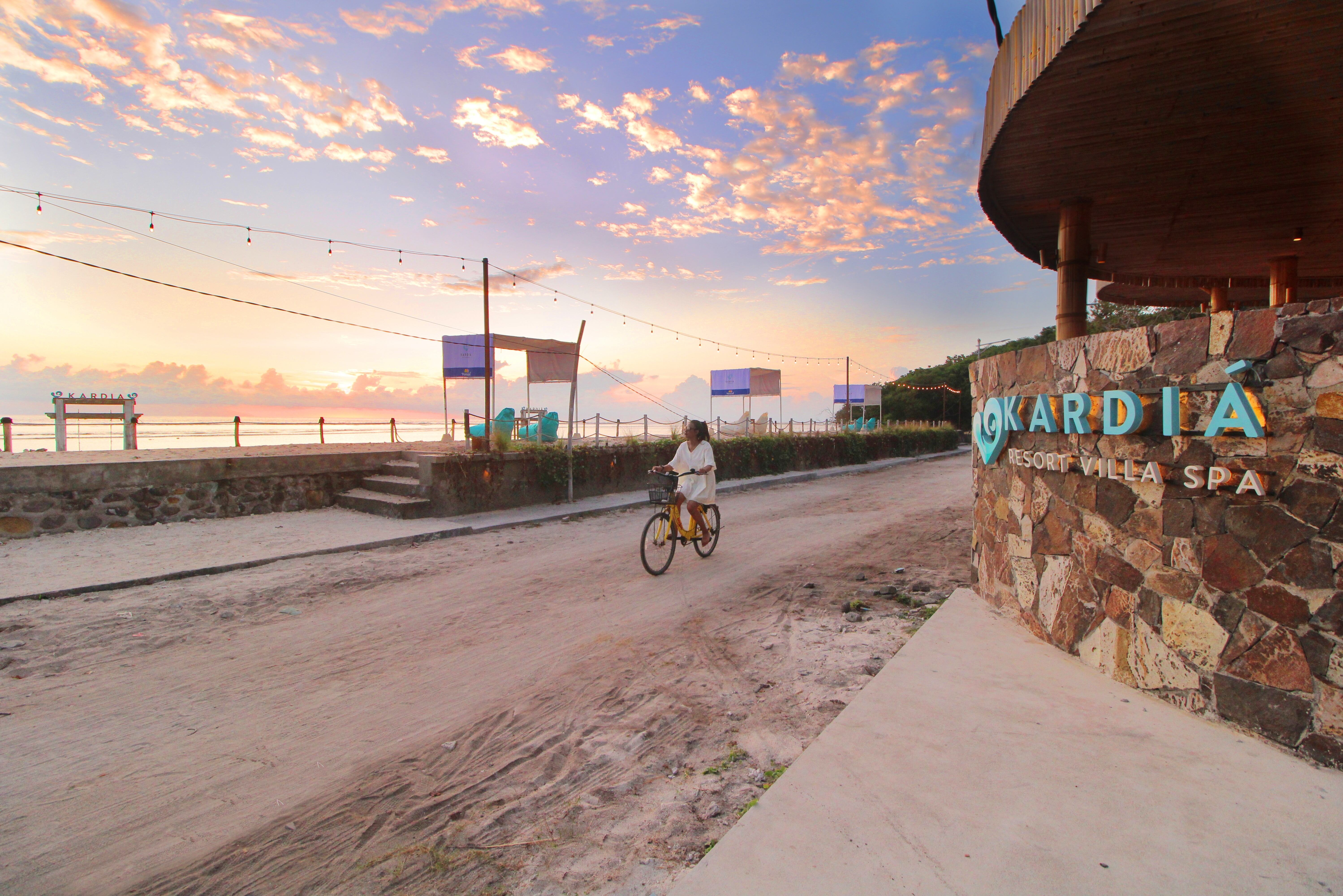 Weggetje langs het Kardia Resort op Gili Trawangan in Indonesie