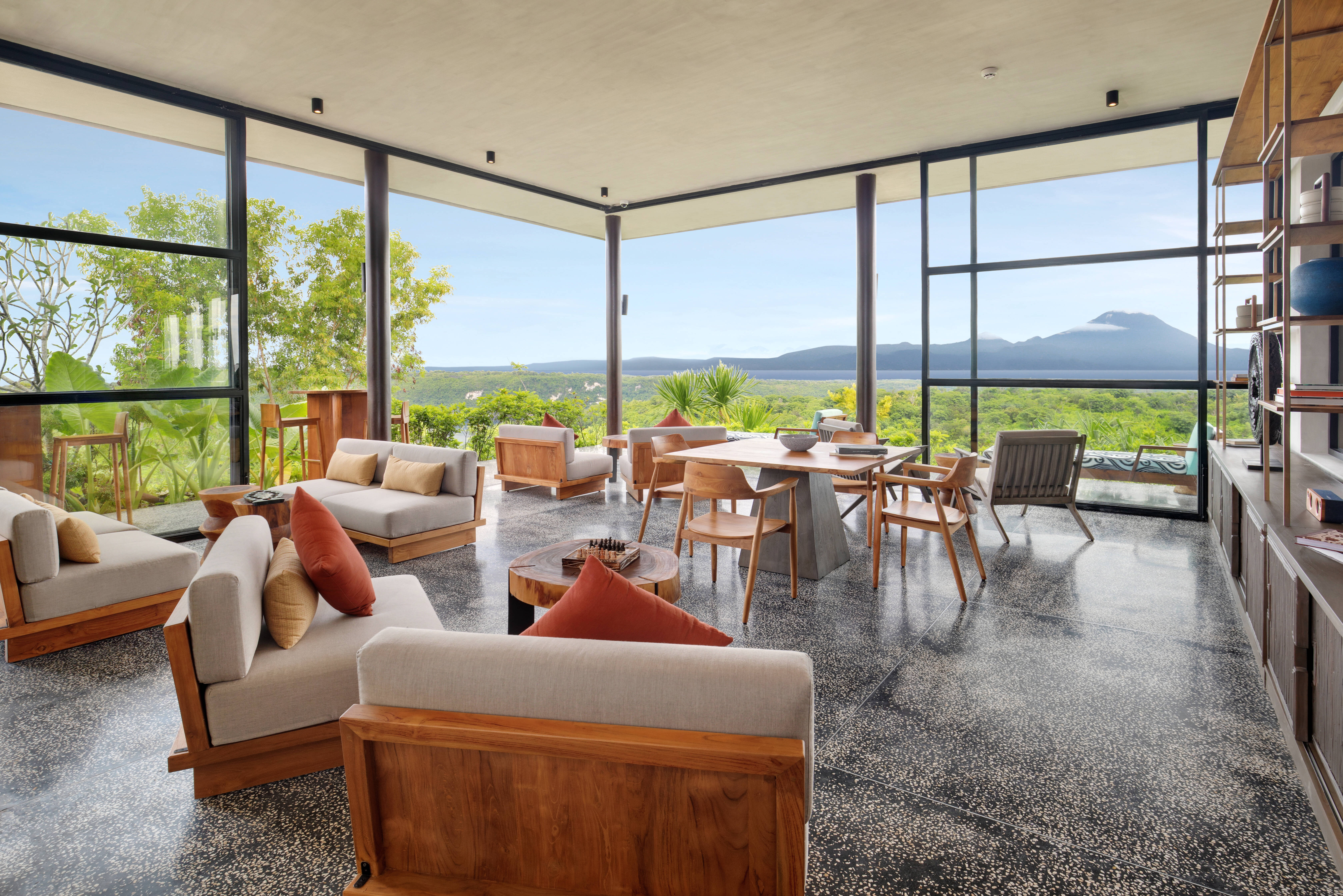 Bibliotheekje van het MAUA Nusa Penida bij Bali in Indonesie