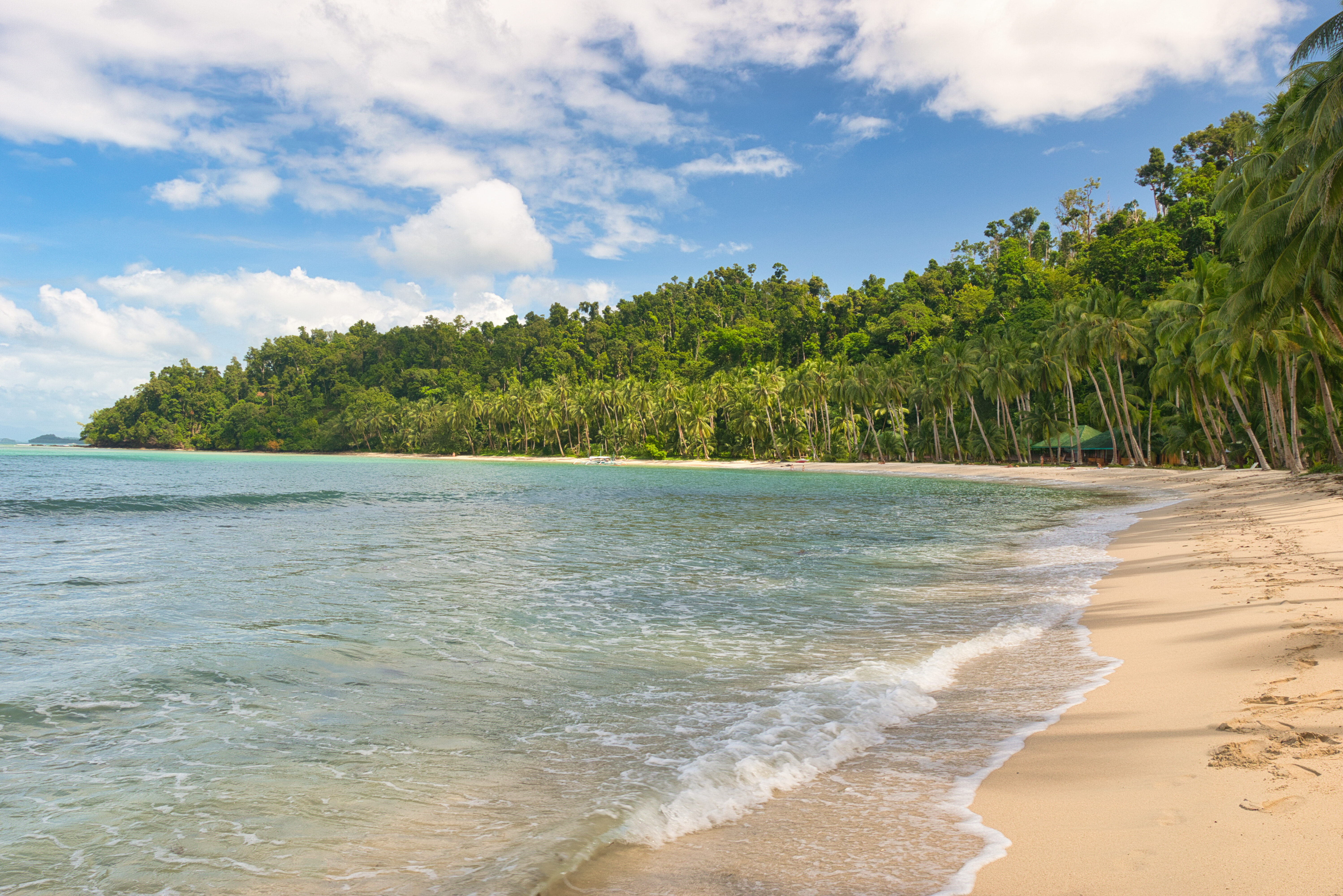 Lang strand op Palawan