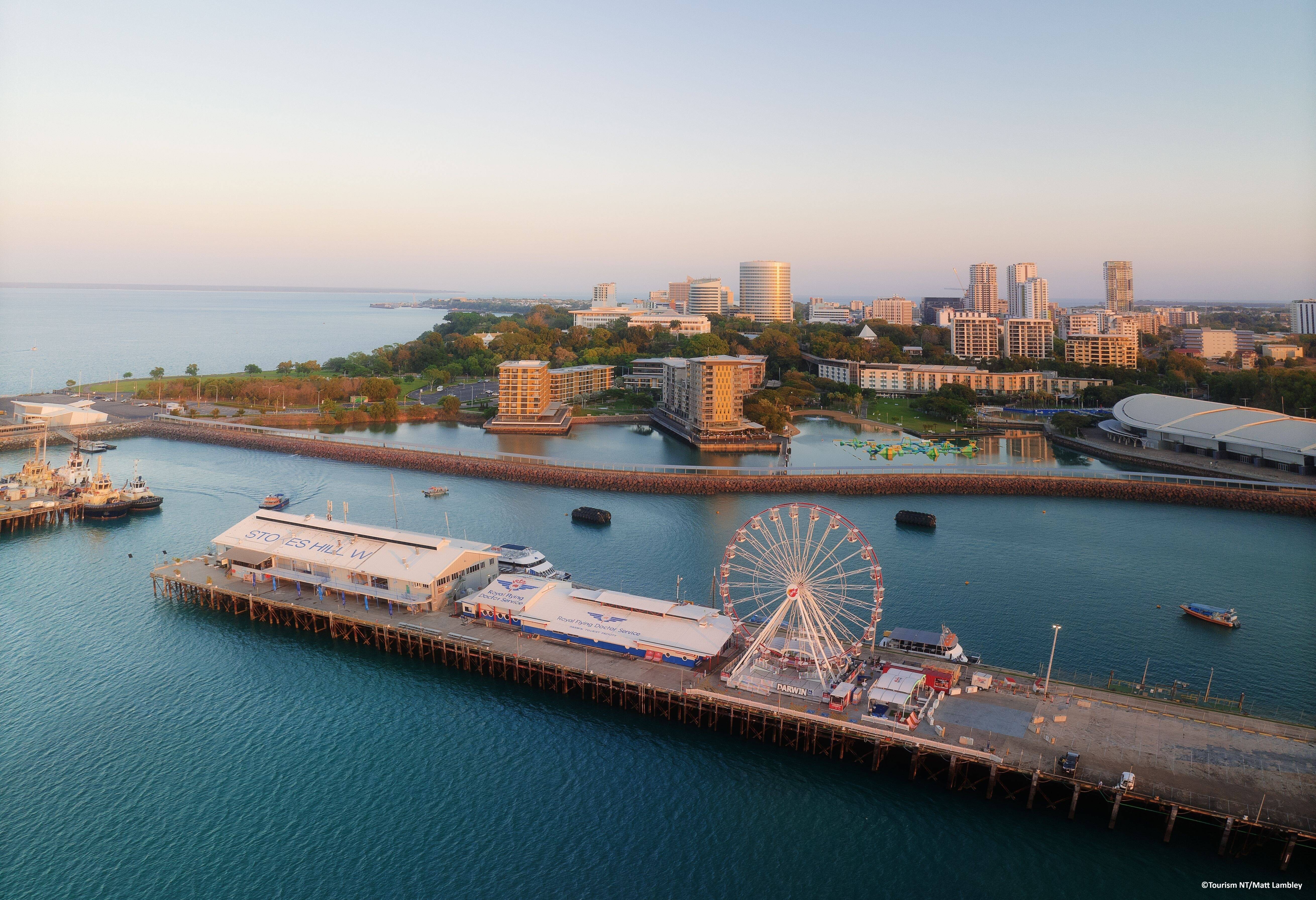 Stokes Hill Wharf in de stad Darwin in Australie