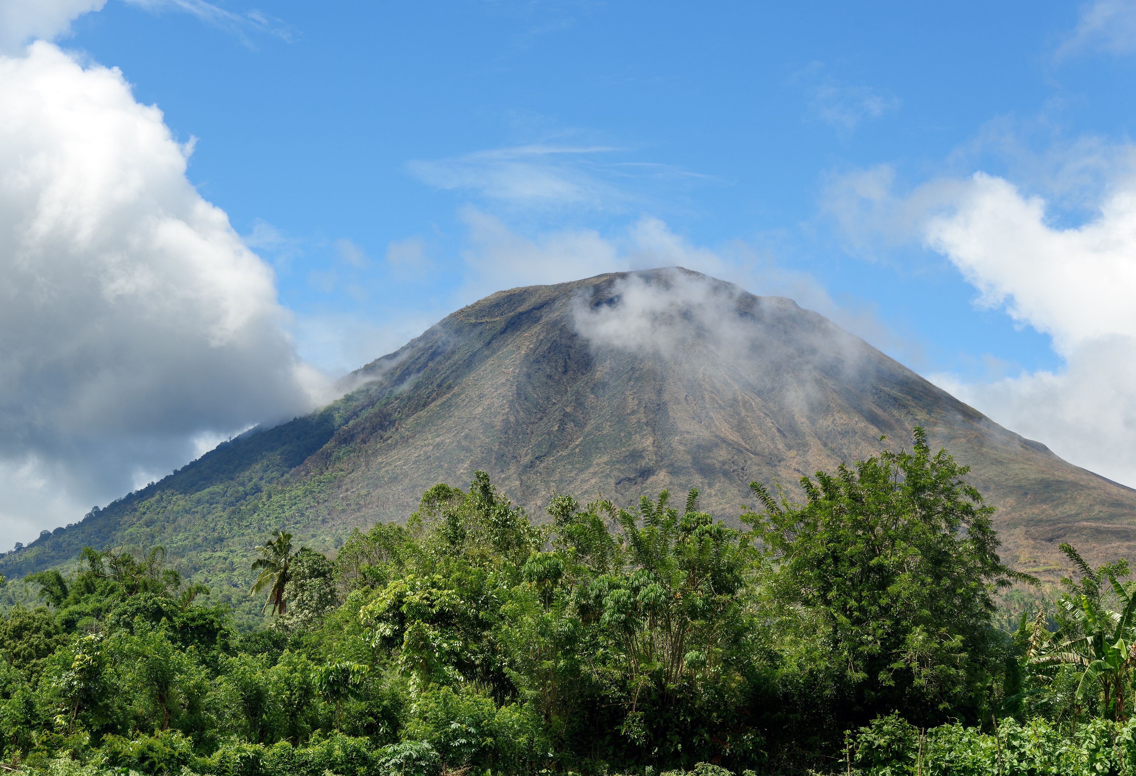 Indonesie Sulawesi Tomohon Mount Lokon