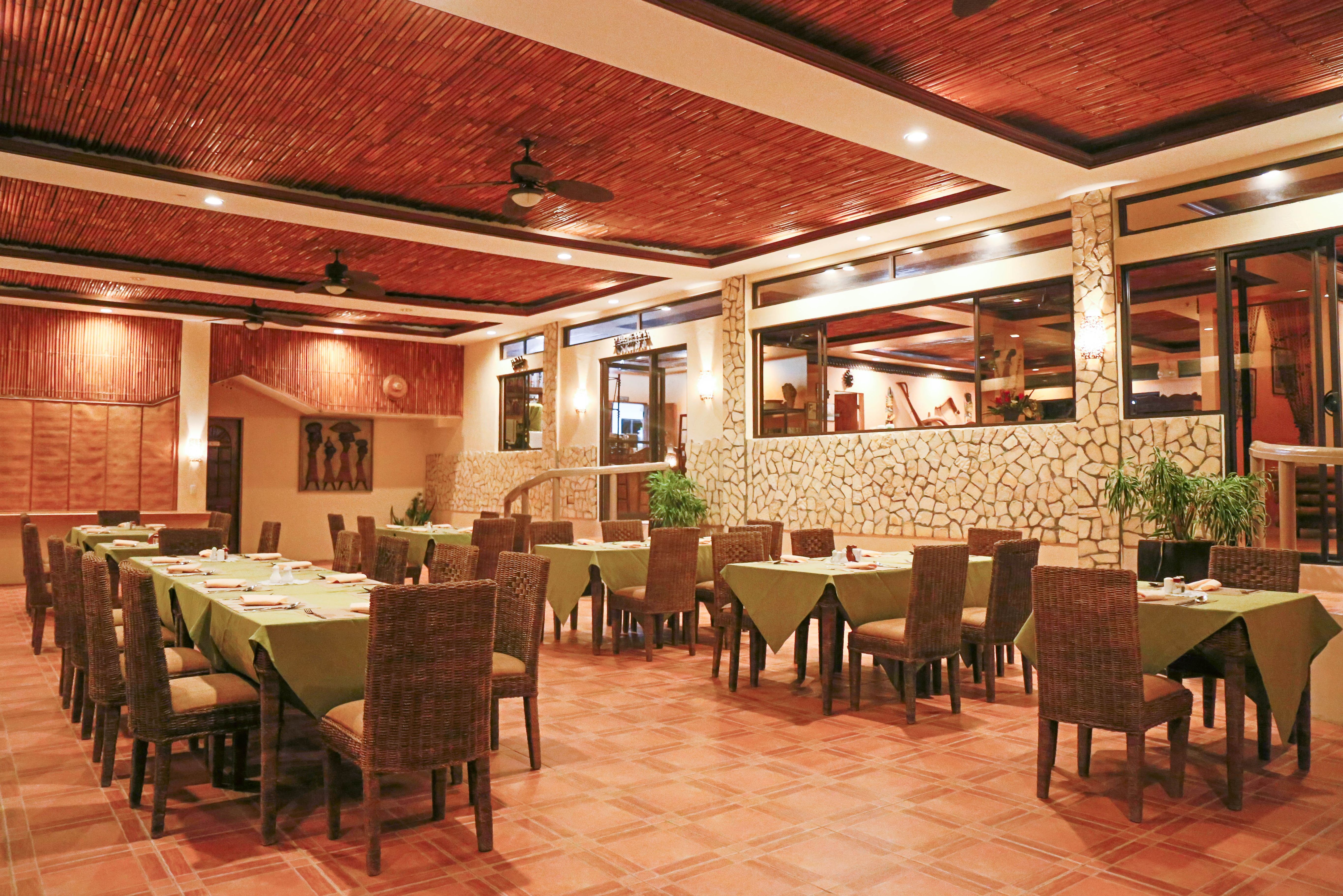 Filipijnen Moalboal Turtle Bay Dive Resort Restaurant