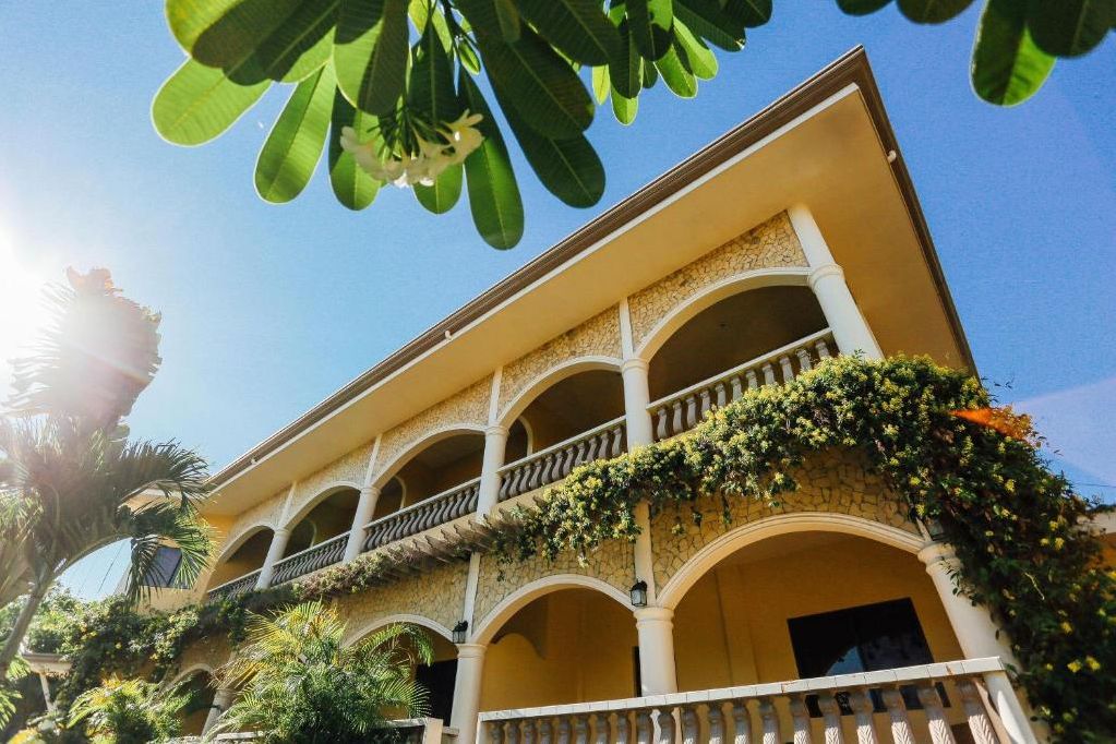 Filipijnen Moalboal Turtle Bay Dive Resort Facade