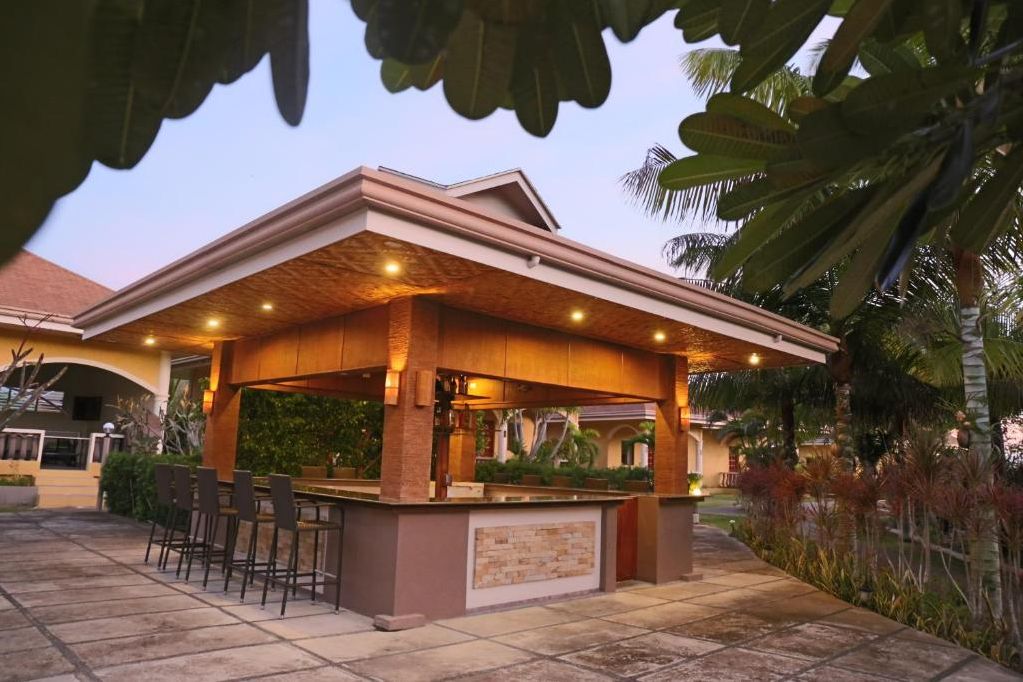 Filipijnen Moalboal Turtle Bay Dive Resort Pool Bar