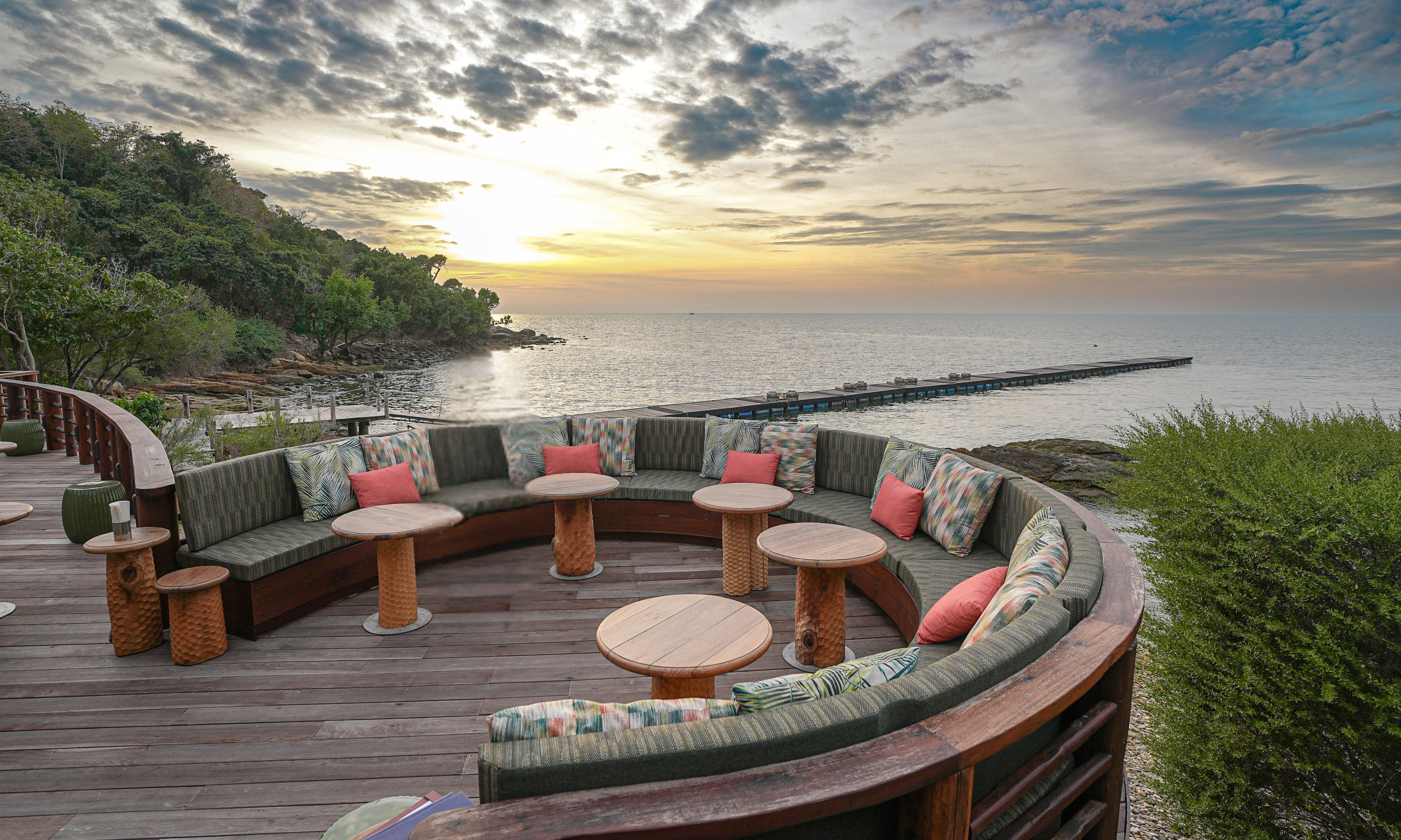 Thailand-Koh-Samet-Paradee-Sunset-Bar