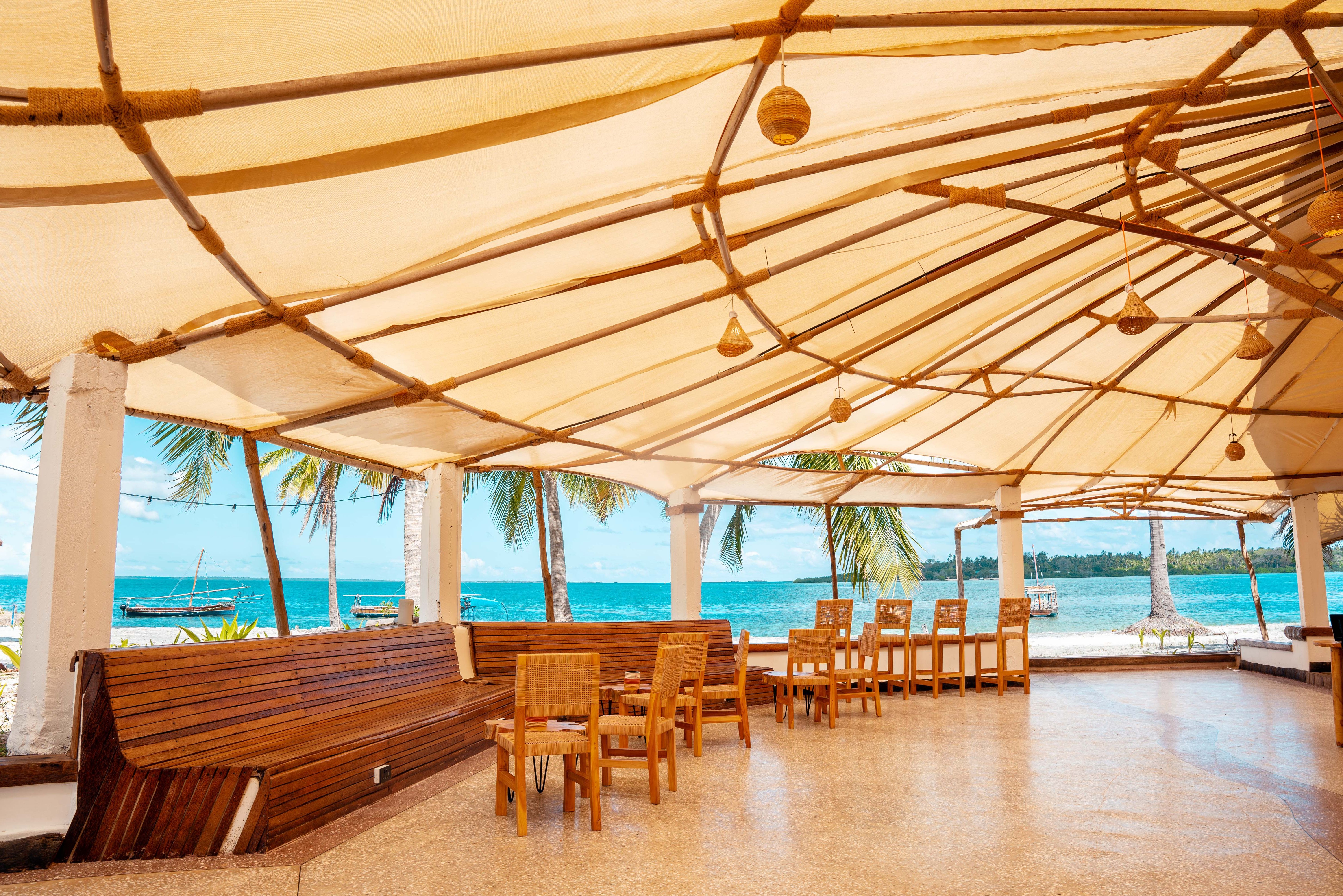 Beach Club van Basecamp Mafia Island in Tanzania