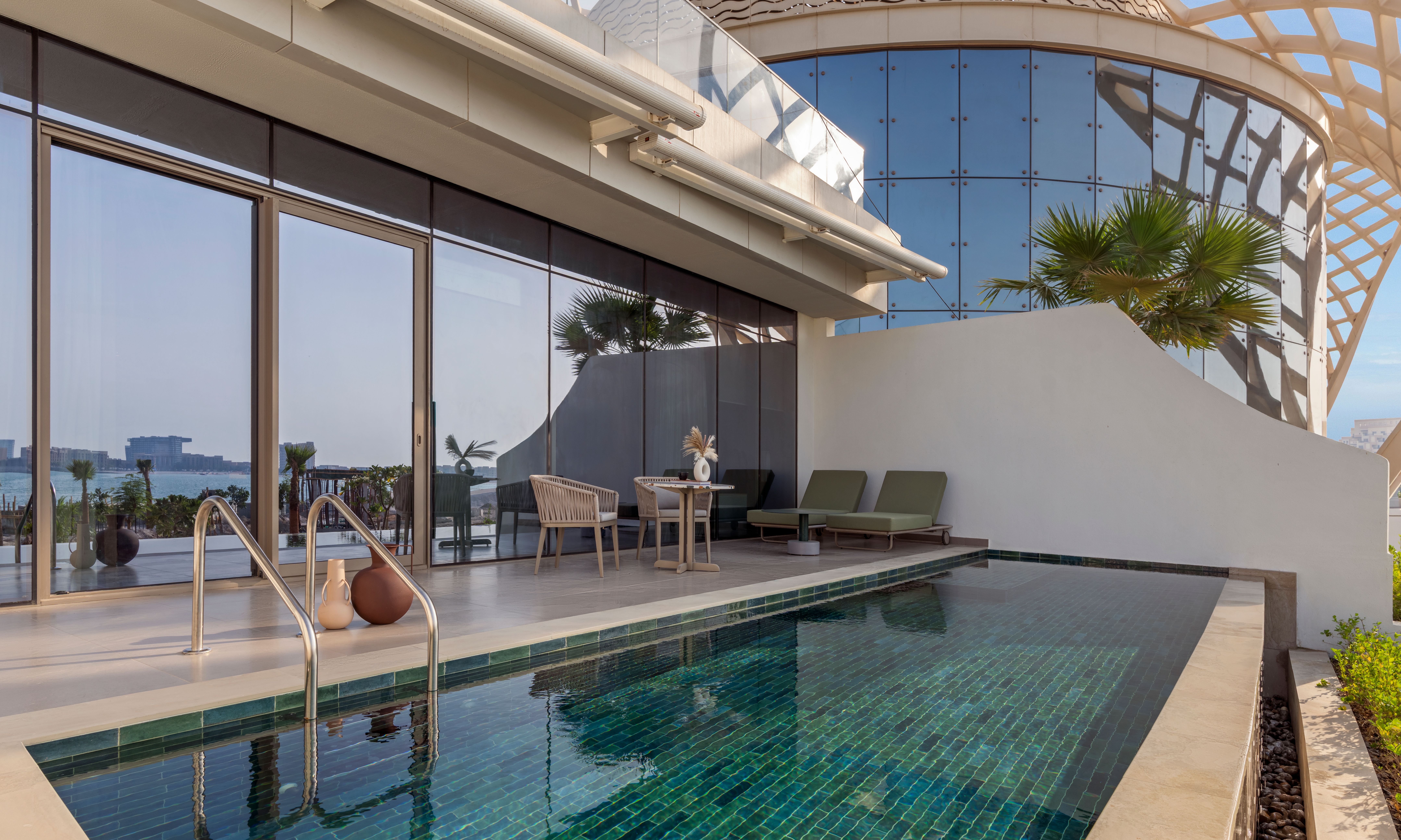 Emiraten-Ras-Al-Khaimah-SO-Ras-Al-Khaimah-Aura-Suite