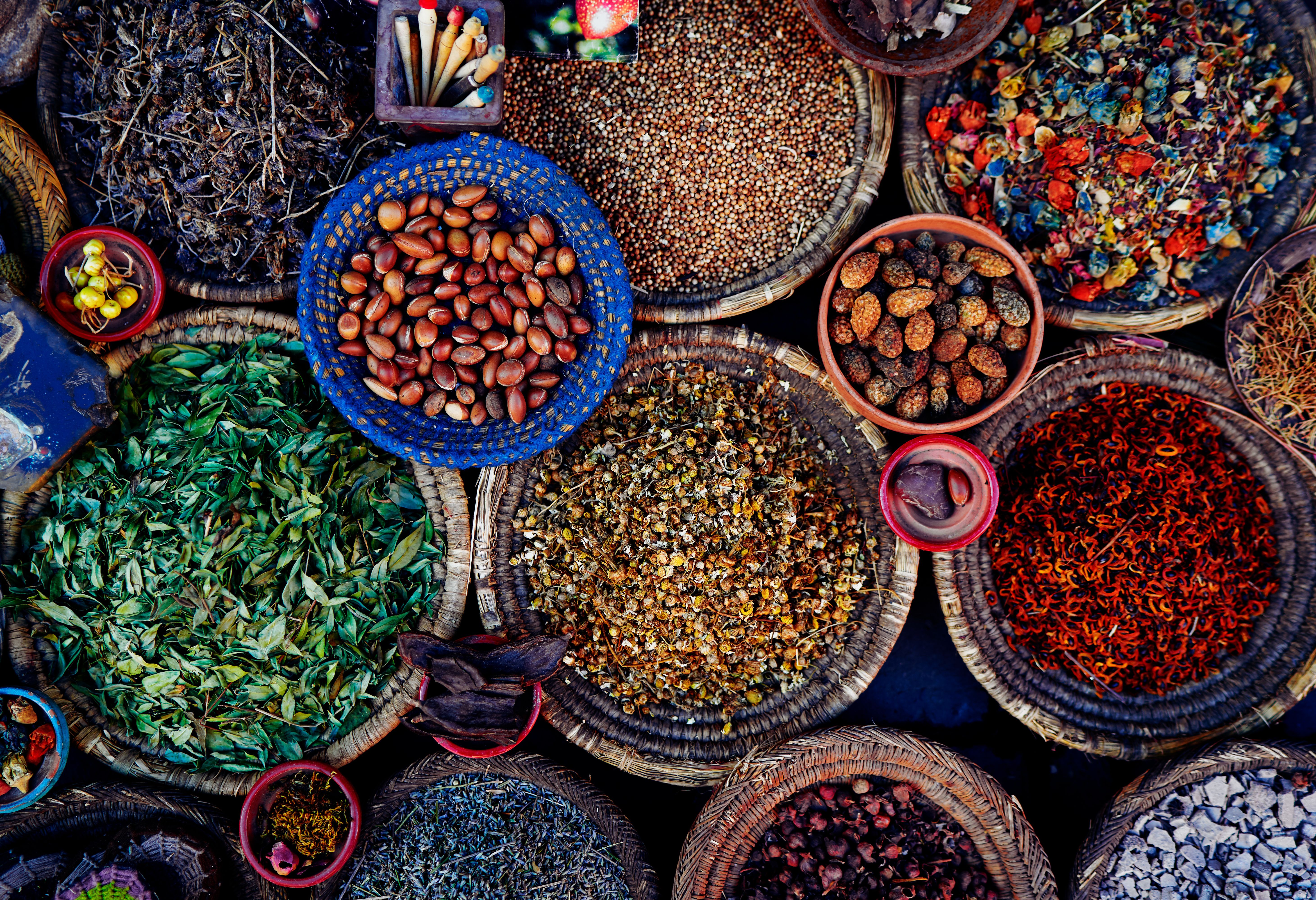 Kruiden op de markt in Marokko